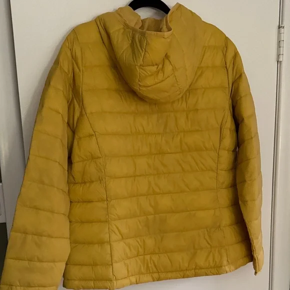 Amazon Essentials Light Yellow Quilted Jacket - Picture 7 of 11
